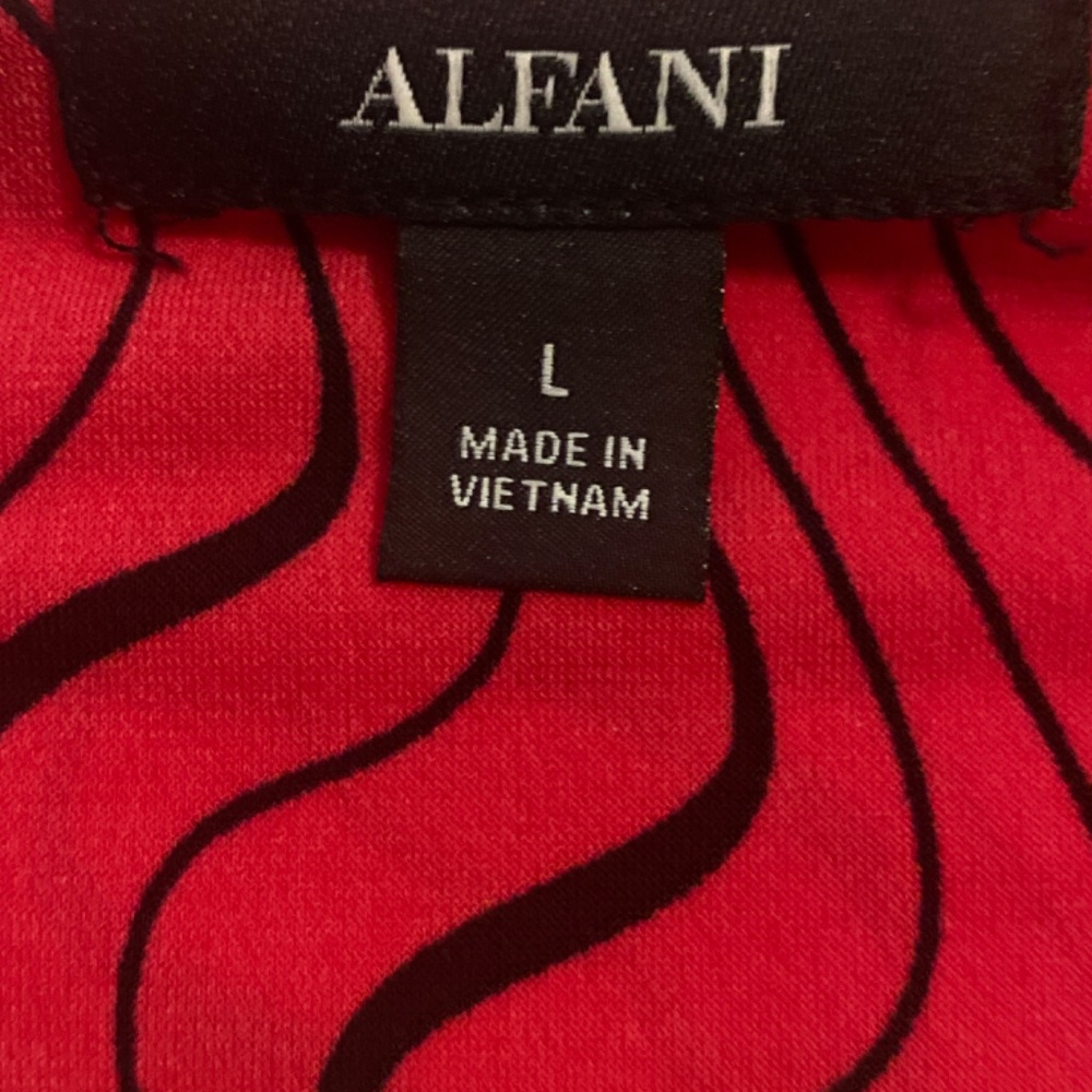 Ladies Blouse - Picture 3 of 3